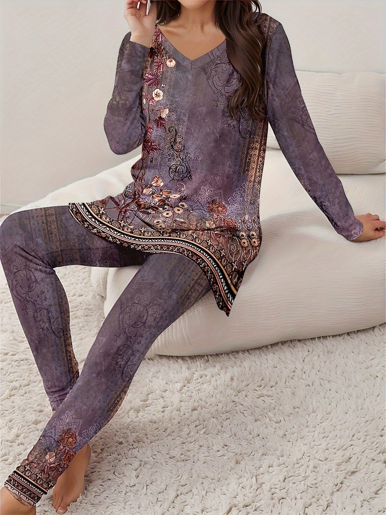 Casual Suit Featuring a V-Neck, Long Sleeves and Long pants