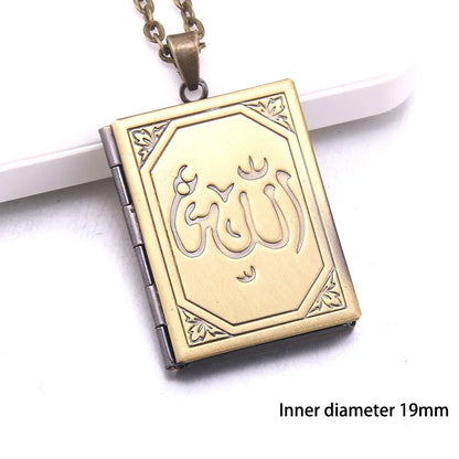 Heart Carved Flower stripe Locket Pendant Necklace