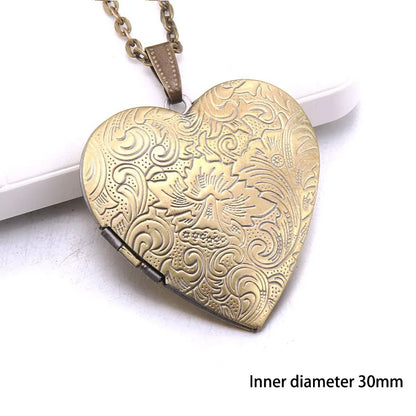 Heart Carved Flower stripe Locket Pendant Necklace