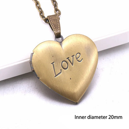 Heart Carved Flower stripe Locket Pendant Necklace