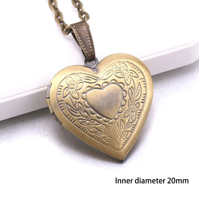 Heart Carved Flower stripe Locket Pendant Necklace