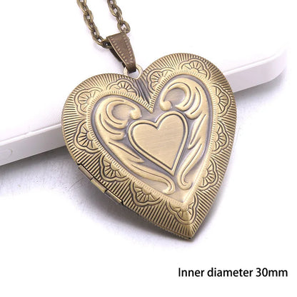 Heart Carved Flower stripe Locket Pendant Necklace