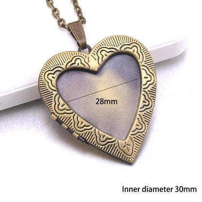 Heart Carved Flower stripe Locket Pendant Necklace