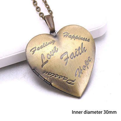 Heart Carved Flower stripe Locket Pendant Necklace