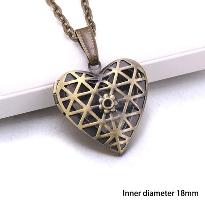 Heart Carved Flower stripe Locket Pendant Necklace