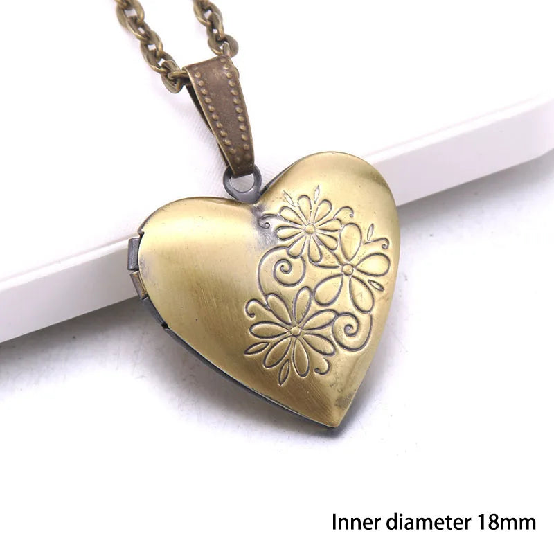 Heart Carved Flower stripe Locket Pendant Necklace