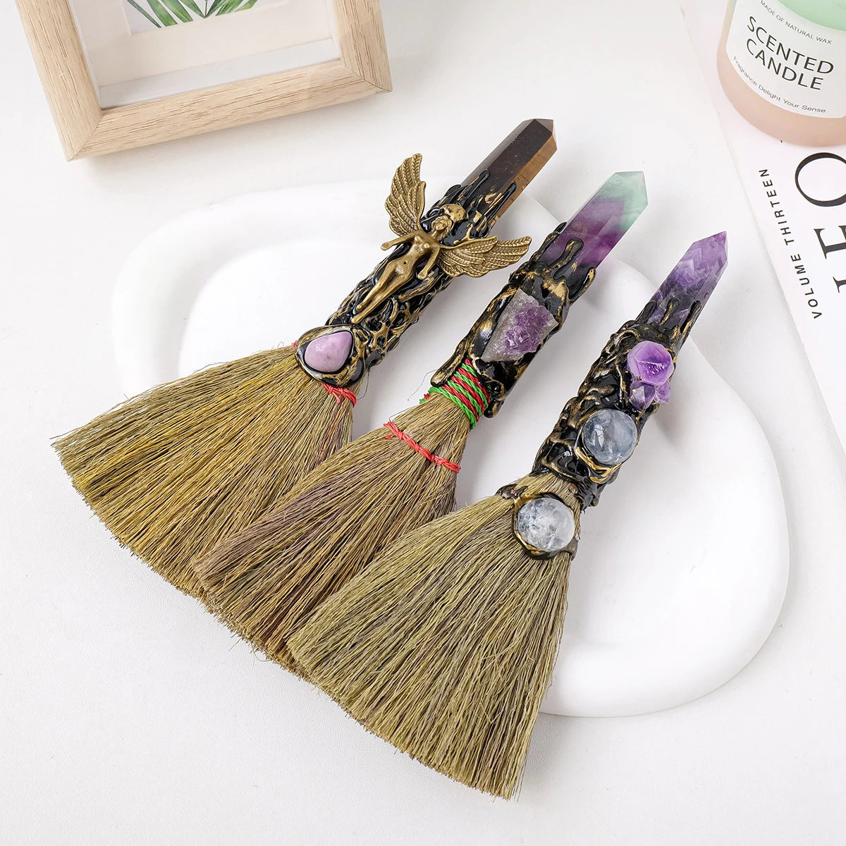 1PC Natural Crystal Point Stone Amethyst Altar Witch Supplies Table Decoration Family Tree Charms Feather Broom Crafts Halloween