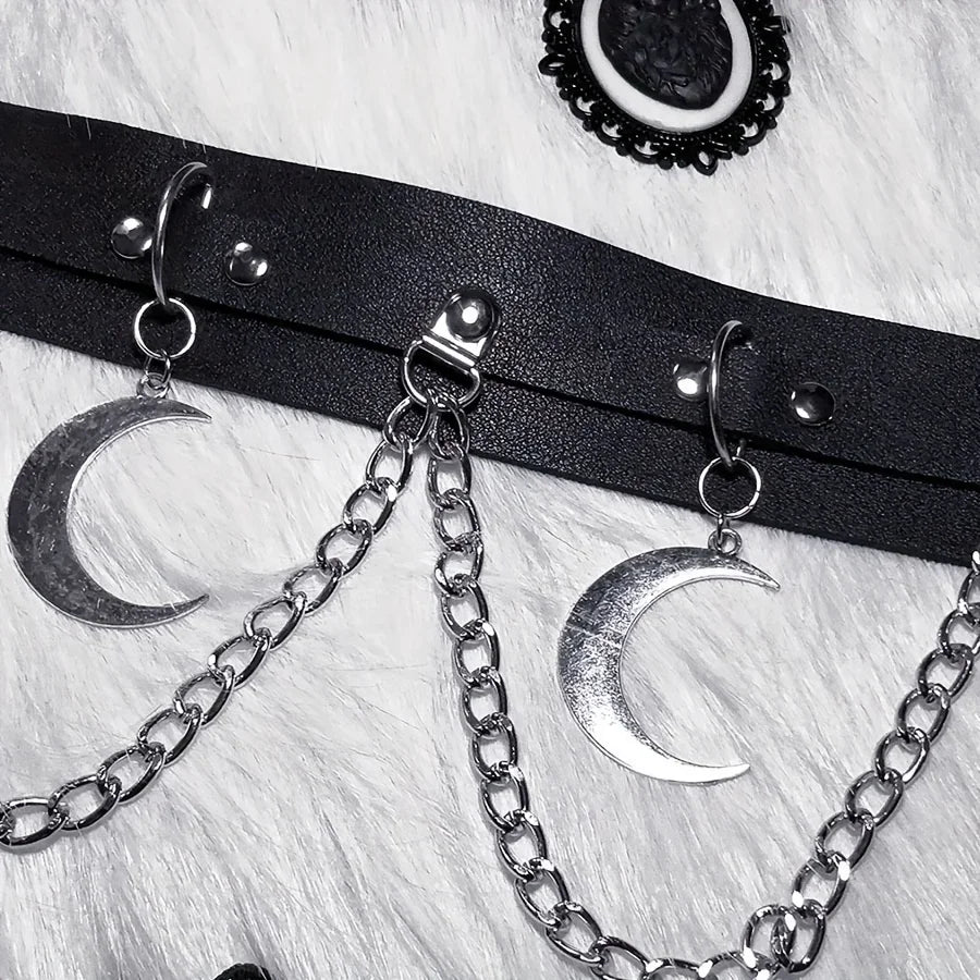 Moon Pendant Chain Fringe Belt